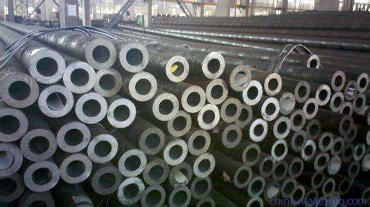 1Cr5Mo無(wú)縫鋼管現(xiàn)貨規(guī)格齊全